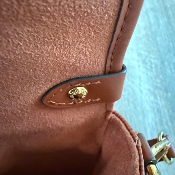 Louis Vuitton Saumur BB in Epi Leather – Priced to Sell! - Picture 6 of 9